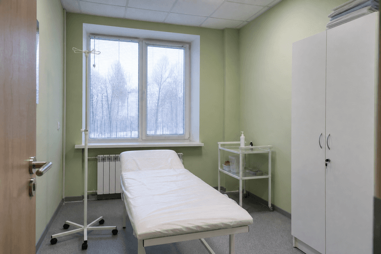 Процедурный кабинет клиники «Наркология Москвы» по адресу: 143360, Московская обл, г Наро-Фоминск, г Апрелевка, ул Комсомольская, д 10