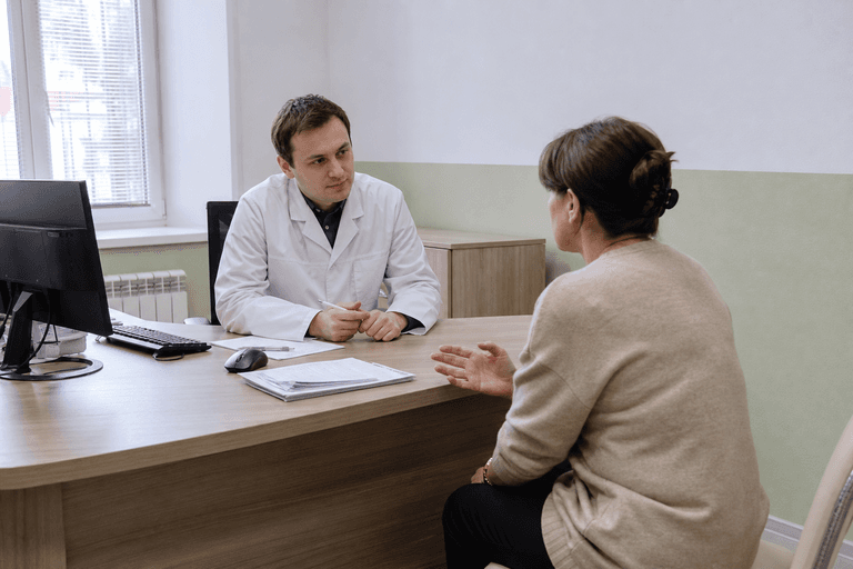 Консультация врача с пациентом в клинике «Наркология Москвы» по адресу: 117042, г Москва, р-н Южное Бутово, ул Южнобутовская, д 23
