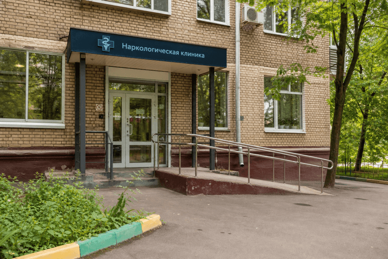 Вход филиала «Наркология Москвы» по адресу: 107061, г Москва, Преображенское р-н, ул Преображенский Вал, д 3 стр 1