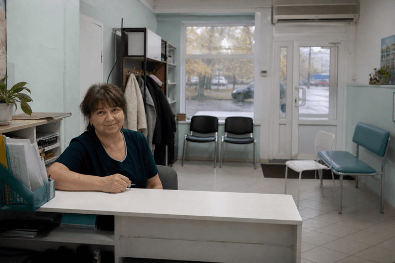 Зона приёма посетителей филиала «Наркология Москвы» по адресу: 141270, Московская обл, г Пушкино, пгт Софрино, ул Тютчева, д 19